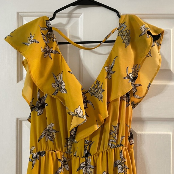Yellow Floral High-low Wrap Dress - Size L - Picture 4 of 6